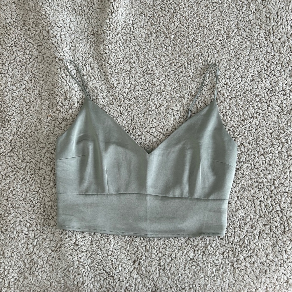 Abercrombie satin cropped cami (M)